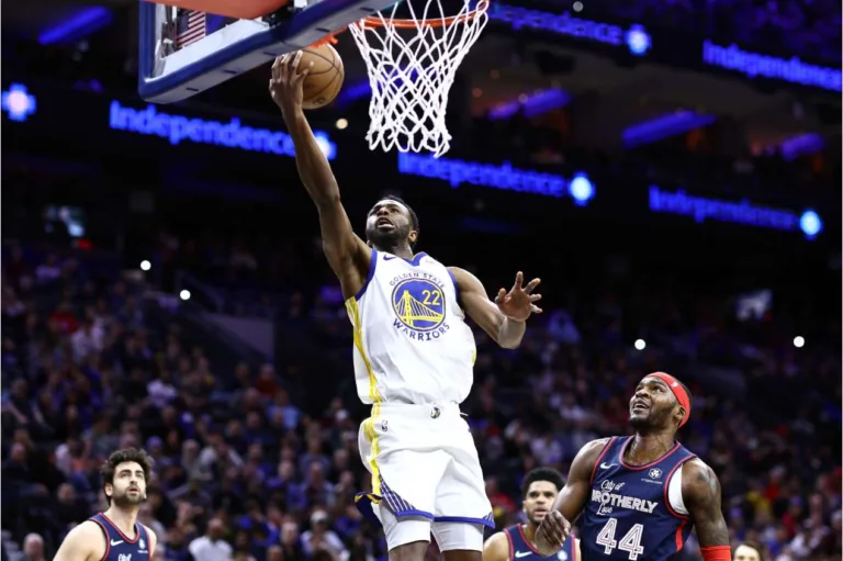 NBA: Warriors vencem os 76ers em “partida fraca”