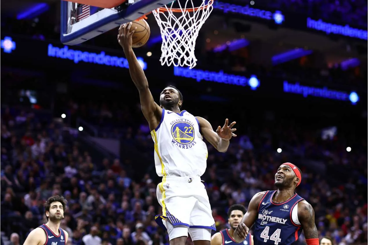 NBA: Warriors vencem os 76ers em “partida fraca”