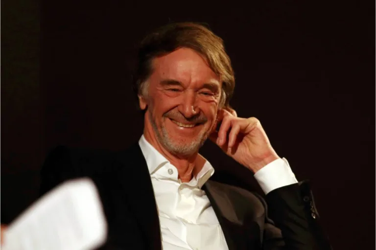 Sir Jim Ratcliffe, novo sócio do Manchester United, admite inspiração em City e Liverpool