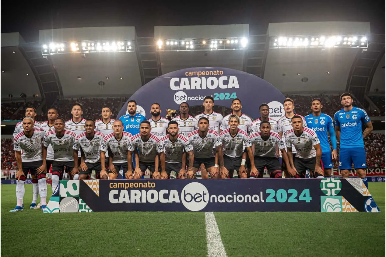 Flamengo avalia janela como positiva, mas visa novos reforços