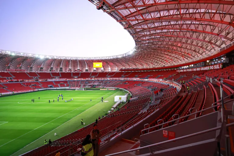 Baldasso indica clube que pode falir no futebol brasileiro: “Caminha pra isso”