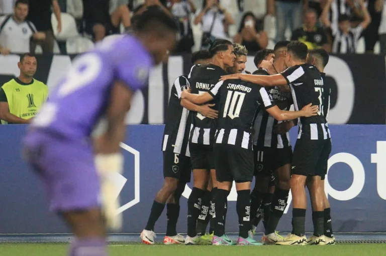 Botafogo reencontra sua essência e recupera a confiança em goleada sobre o Aurora