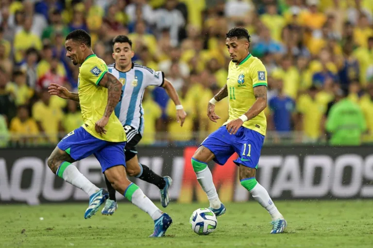 Seleção brasileira continua em quinto em ranking da Fifa; confira