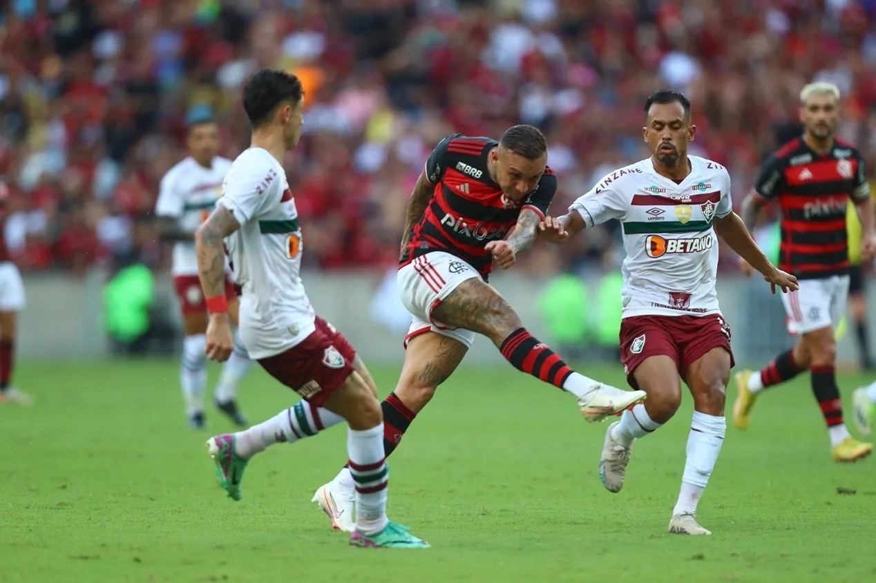 Bruno Prado rasga elogios ao Flamengo após vitória contra o Fluminense