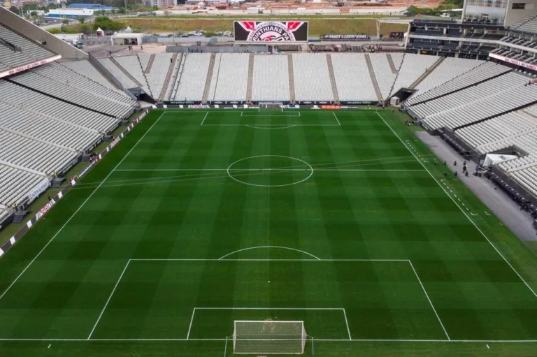 Bruno Vicari indica ‘única’ solução para o Corinthians: “Virar uma SAF”
