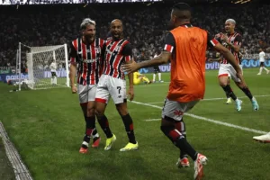 Calleri “aponta caminho” para título do SPFC sobre o Palmeiras hoje