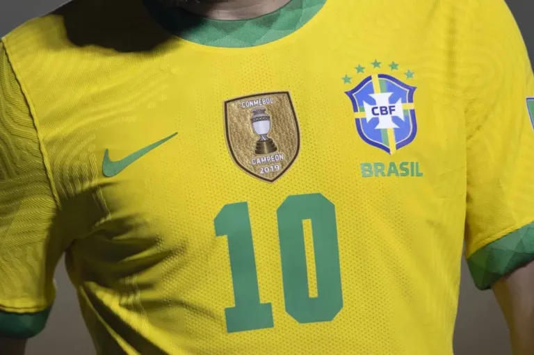 Vampeta aponta “último camisa 10” atuando no futebol brasileiro: “Não tem mais”