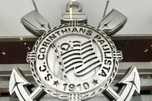 Capriotti detona o Corinthians e chama gestões de ‘incompetentes’: “É uma farra”