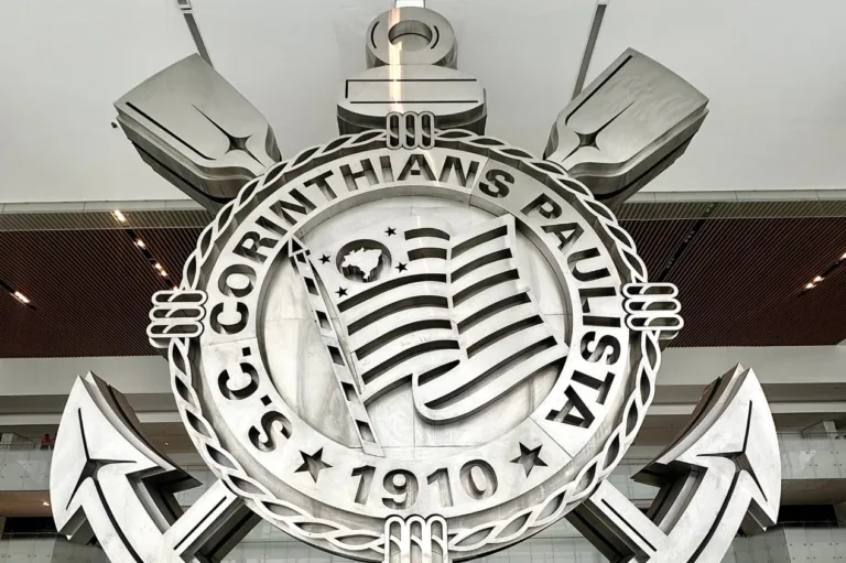 Capriotti detona o Corinthians e chama gestões de ‘incompetentes’: “É uma farra”