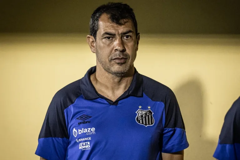 Carille mostra surpresa com início de temporada do Santos no Paulistão