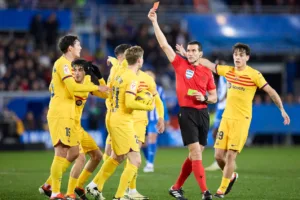 Barcelona vai apresentar recurso contra cartão vermelho dado a Vitor Roque