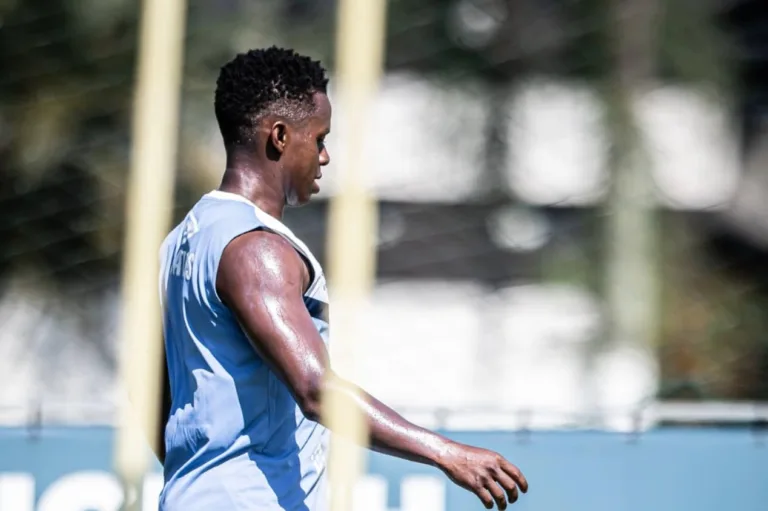 Santos: meia treina sem restrições e deve estar à disposição contra o Red Bull Bragantino