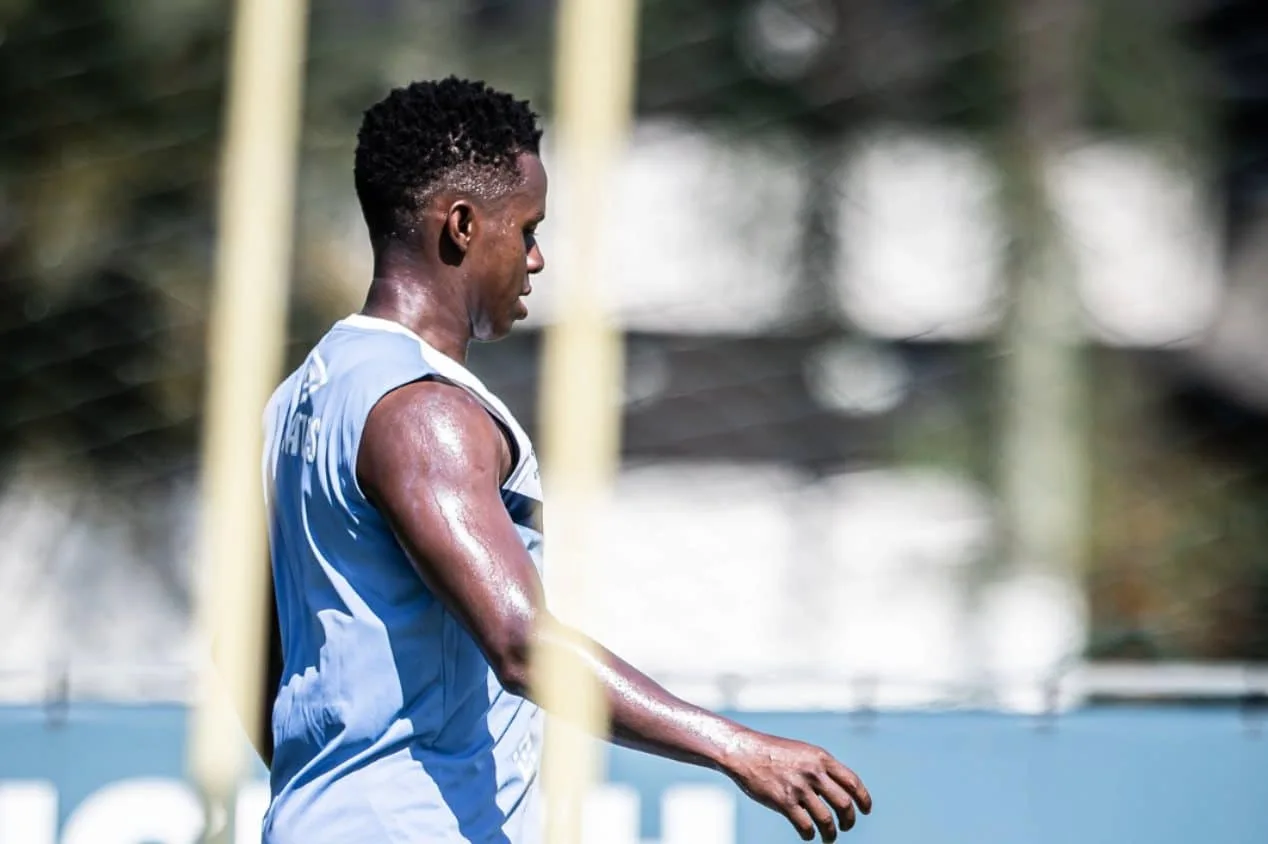 Santos: meia treina sem restrições e deve estar à disposição contra o Red Bull Bragantino