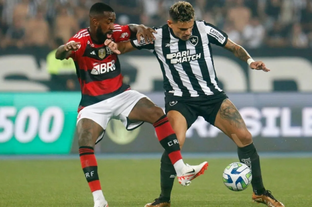 Cicinho surpreende e crava placar de Flamengo x Botafogo pelo Carioca
