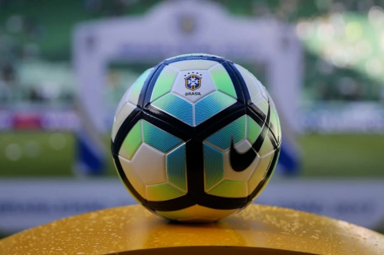 Cicinho não pipoca e crava melhor time do Brasil: “Sem dúvida”