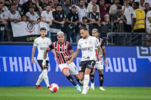 Cicinho sugere que SPFC entregue o jogo para prejudicar o Corinthians: “Depois corre atrás”