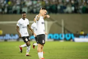 Com dois a menos e gol nos acréscimos, Corinthians arranca empate contra o Palmeiras 