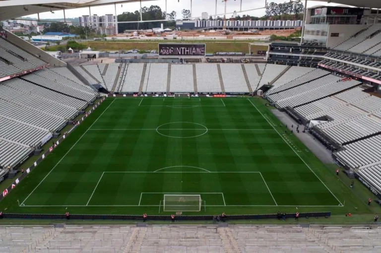 Diretor financeiro detalha dívida bilionária do Corinthians; veja números