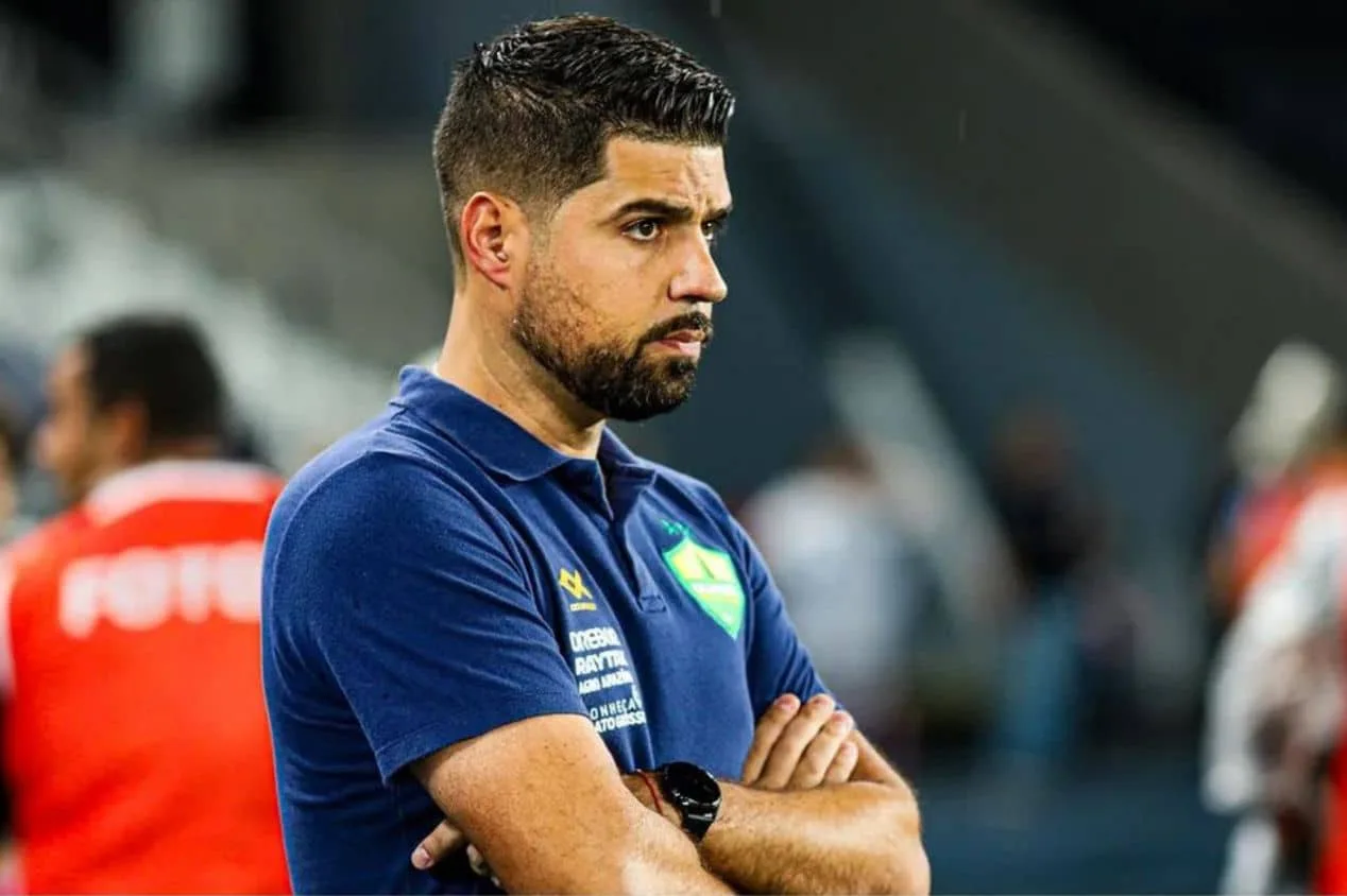 Corinthians só terá António Oliveira após pagar multa, afirma presidente do Cuiabá 