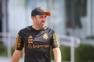 Veja provável escalação do Internacional diante do Santa Cruz-RS