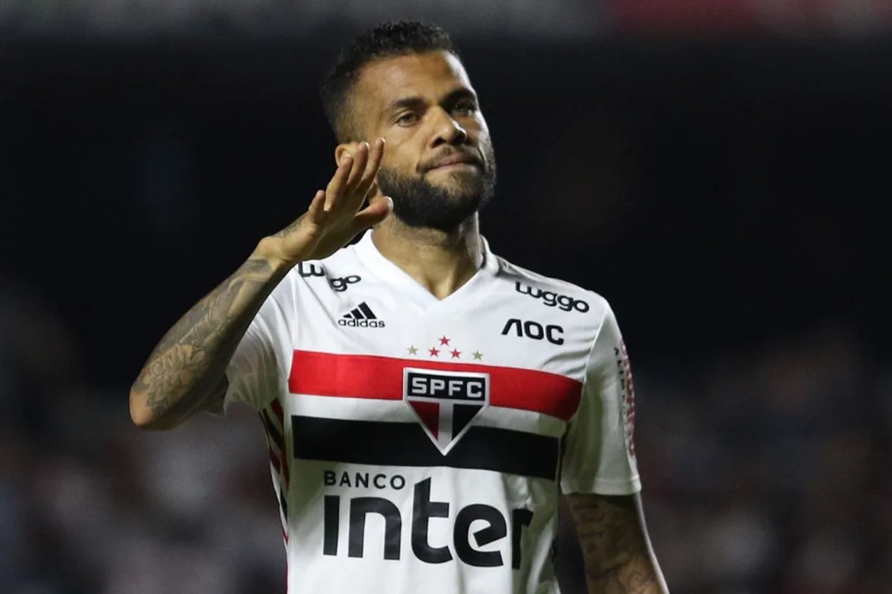 Daniel Alves é condenado, mas dívida com SPFC segue intacta; veja valores