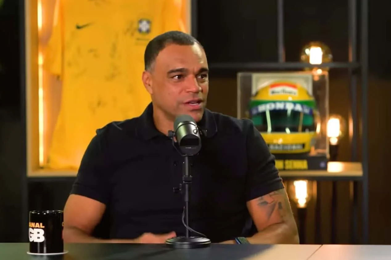 Denílson surpreende com projeção de time que “não ganha nada” na temporada 