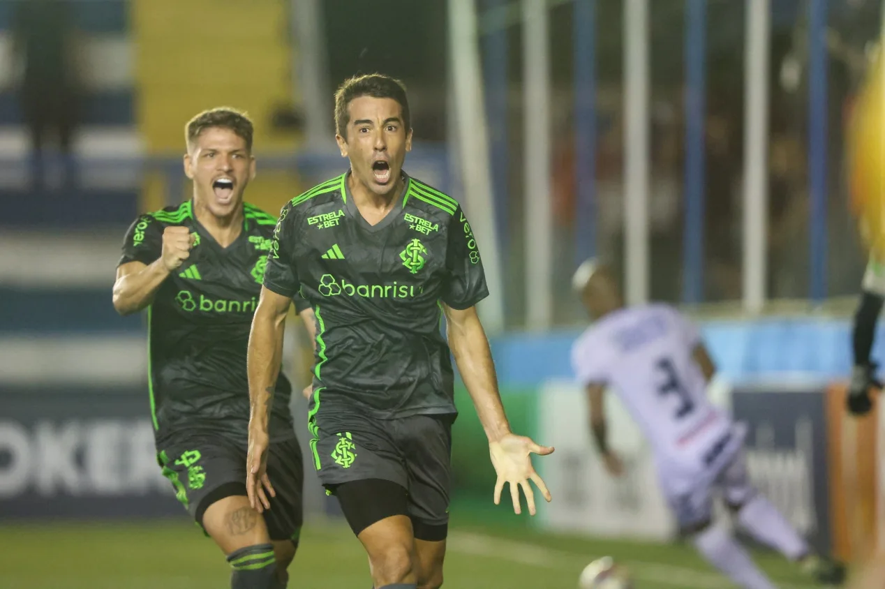 Nicola diz se Carlos De Pena pode trocar o Internacional pelo Vasco