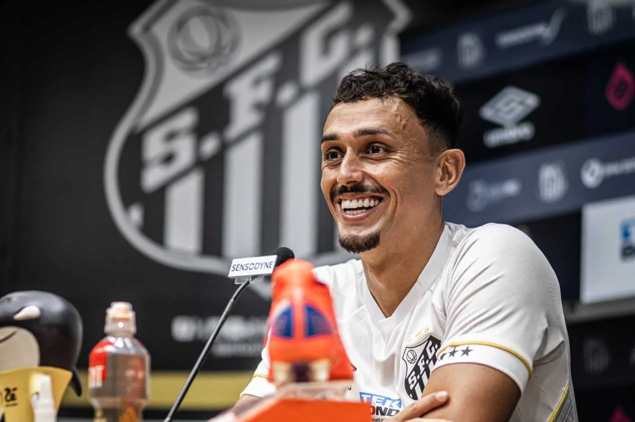 10  jogadores que voltaram ao futebol brasileiro na temporada de 2024