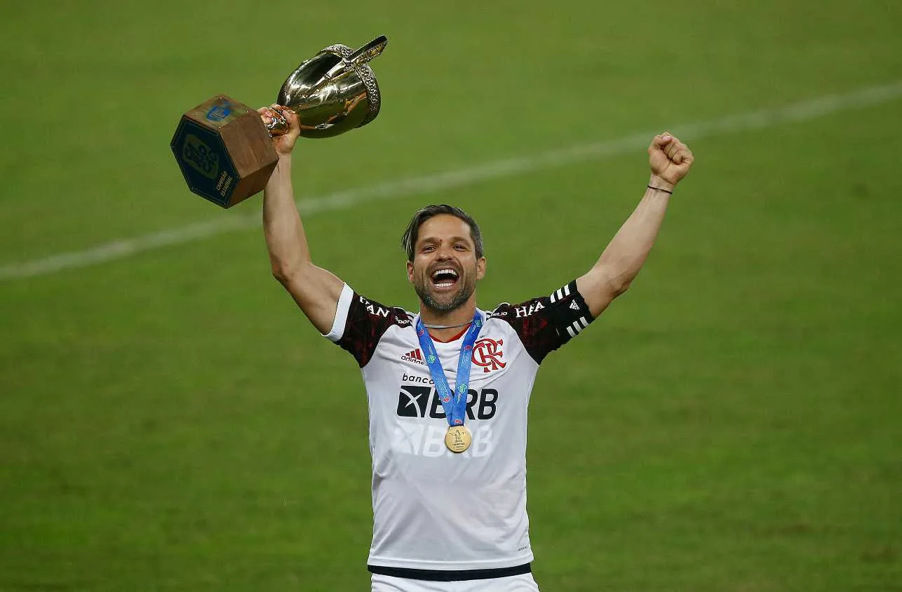 Diego Ribas critica vaias de torcedores do Flamengo a Pedro
