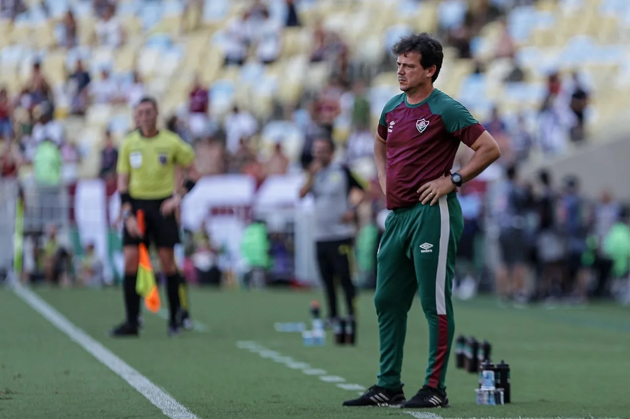 Fluminense: Diniz “poupa” arbitragem e vê “vitória justa” do Flamengo no clássico