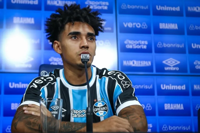 Du Queiroz não esconde objetivo ao comentar acerto com o Grêmio: “Grande vitrine”