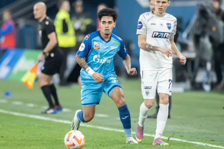 Alvo do Corinthians, Du Queiroz fecha com o Grêmio