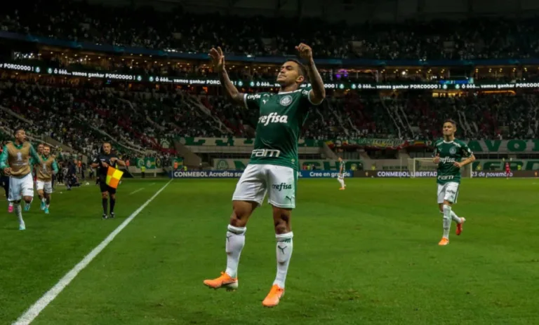 Primeiro gol de Dudu pelo Palmeiras completa nove anos hoje; assista