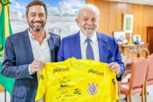 Lula projeta “massacre” do Corinthians sobre rival, mas faz confissão: “Não consigo”