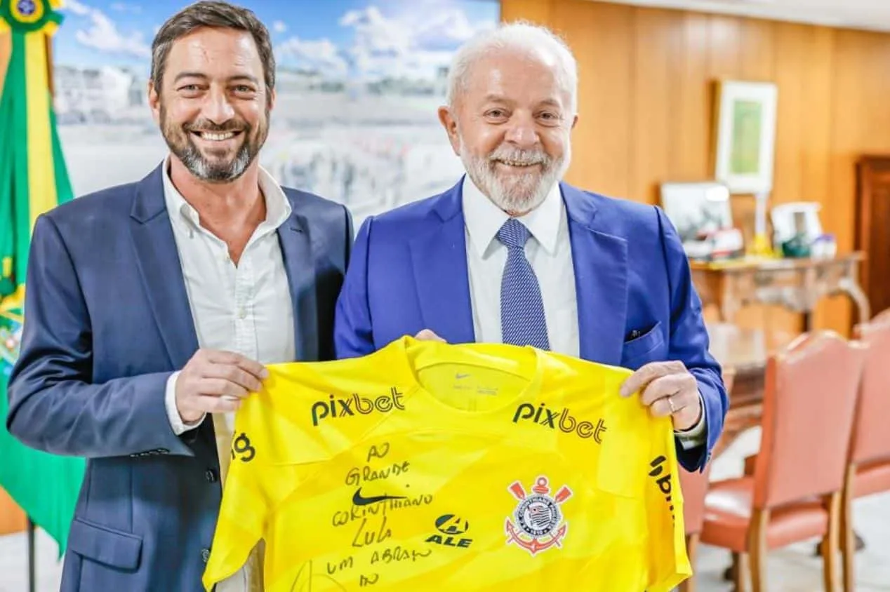 Lula projeta “massacre” do Corinthians sobre rival, mas faz confissão: “Não consigo”