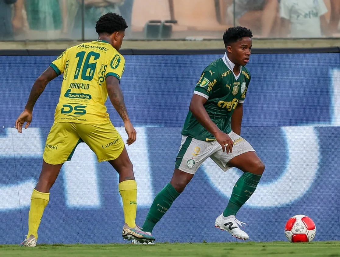 Endrick ‘muda de estilo’ após participação no Pré-Olímpico com a seleção brasileira