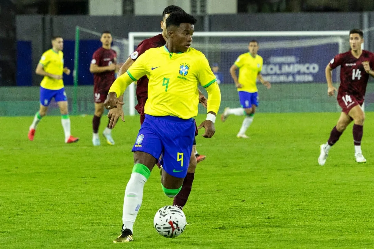 Pai de Endrick denuncia ataque racista em jogo da seleção brasileira no Pré-Olímpico