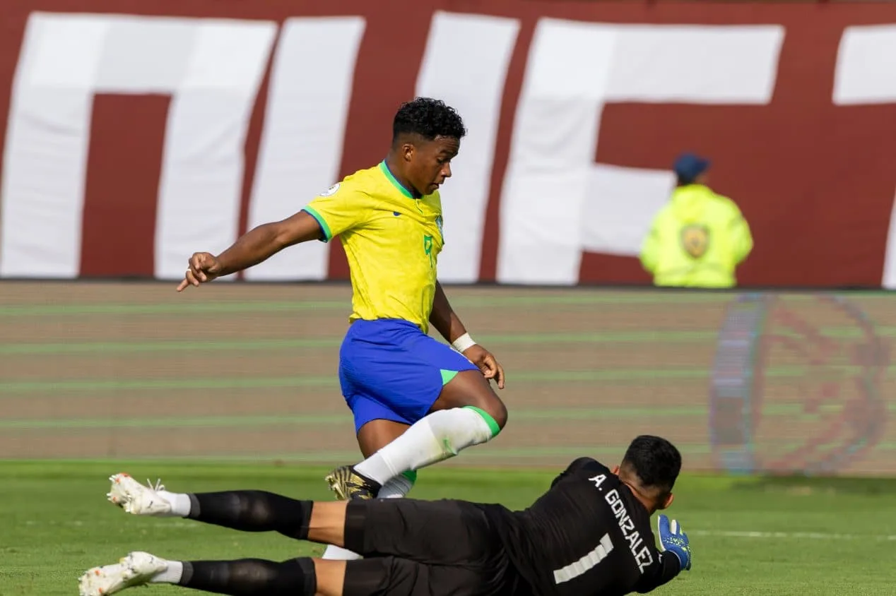 Endrick desperdiça pênalti e seleção brasileira perde do Paraguai no Pré-Olímpico