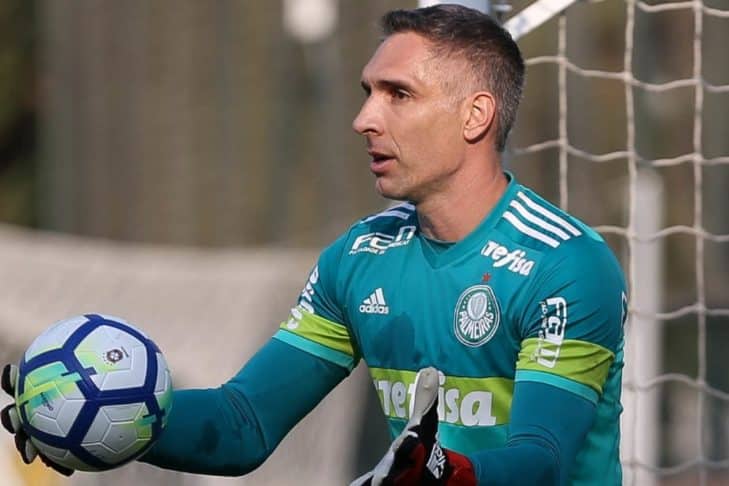 Fernando Prass é certeiro ao escolher entre Clássico dos Milhões e Dérbi Fernando Prass é certeiro ao escolher entre Clássico dos Milhões e Dérbi