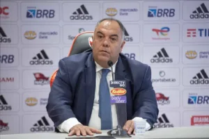 Flamengo discute situação de Braz e analisa presença em apresentação de Viña