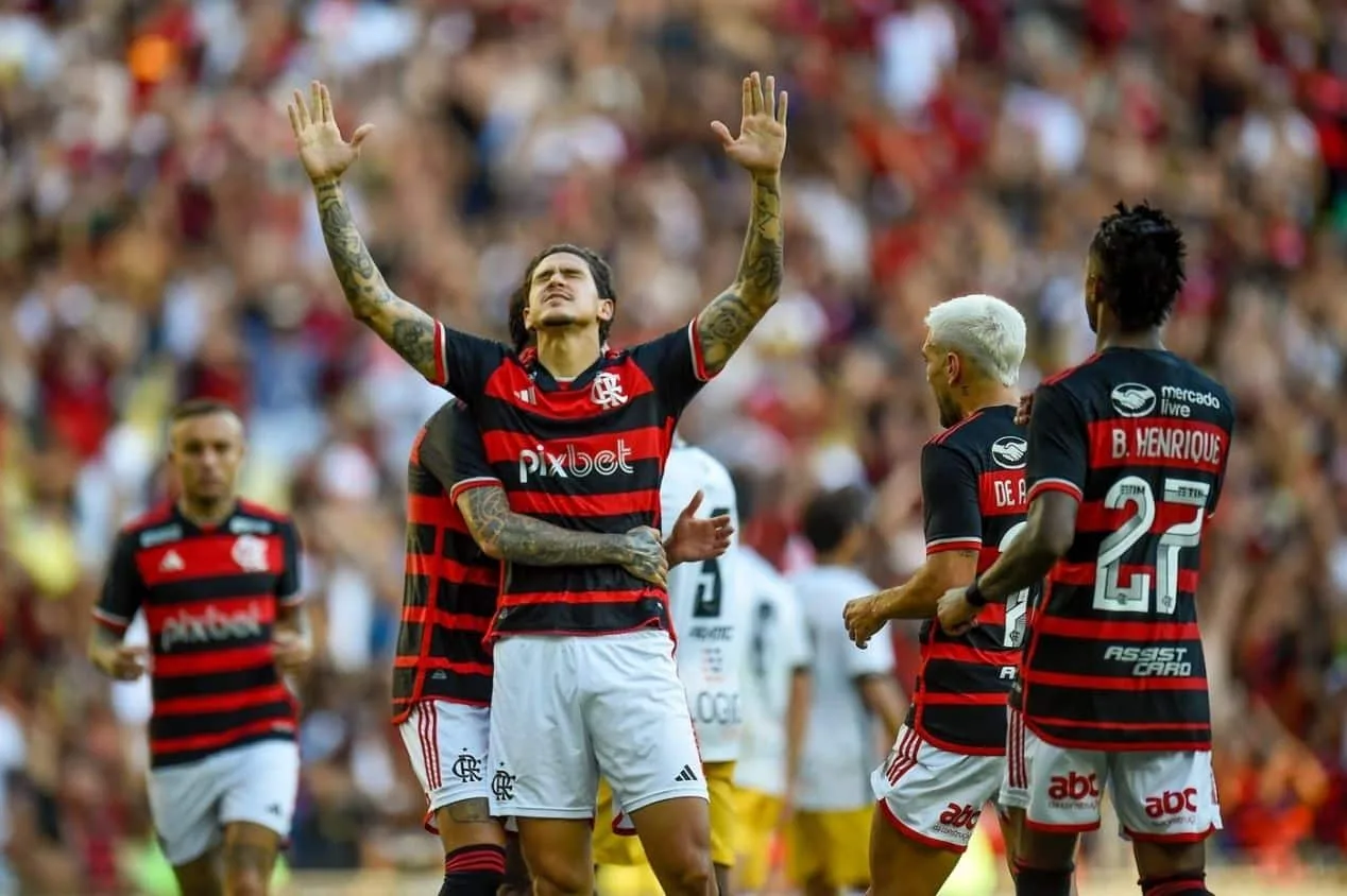 Mauro Cezar reprova possível venda e vê craque do Flamengo “limitado” por Tite