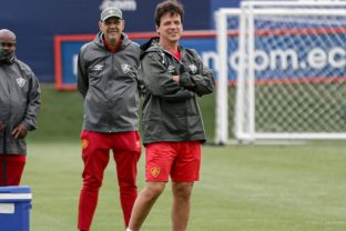 Fernando Diniz durante treino no Equador - Divulgação / Fluminense