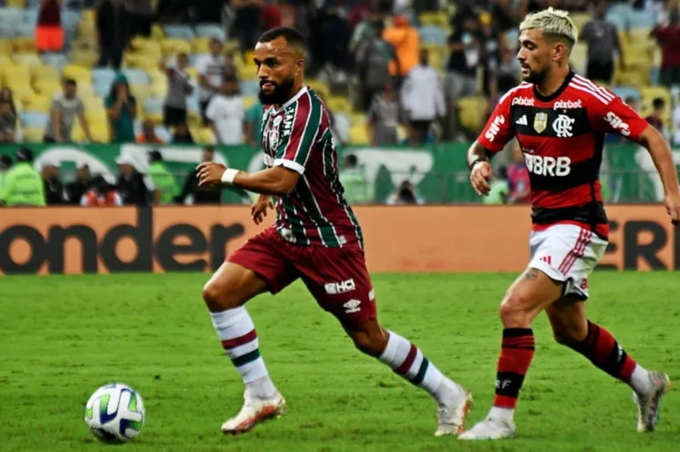 Cicinho palpita e banca placar magro em Flamengo x Fluminense