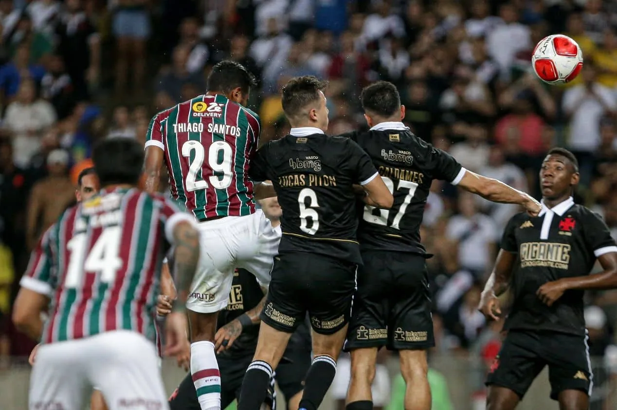 Juca Kfouri vai na contramão e diz que Vasco foi beneficiado contra o Fluminense