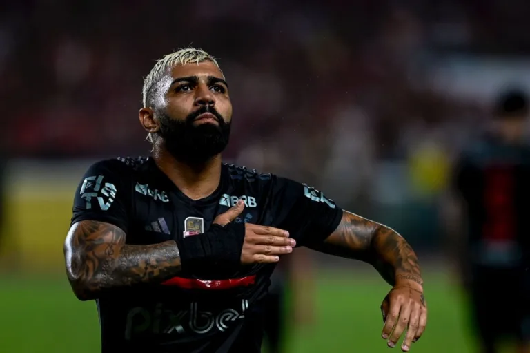 Mauro Cezar cobra Gabigol e sinaliza melhor batedor de pênaltis do futebol brasileiro