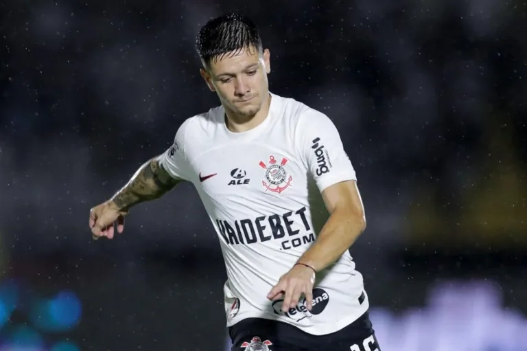 Benja rasga elogios a reforço do Corinthians: “Joga muito”