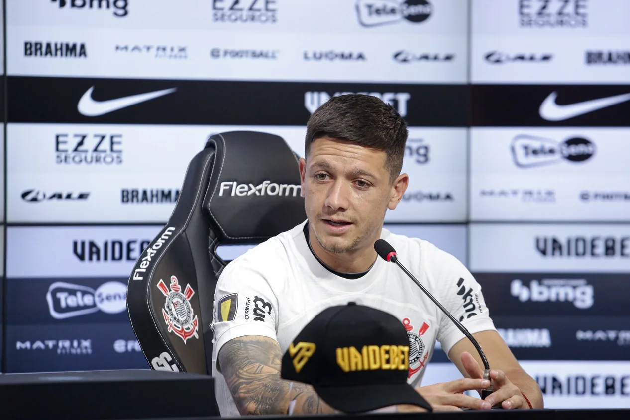 Rodrigo Garro chega ao Corinthians e diz saber da pressão do clube