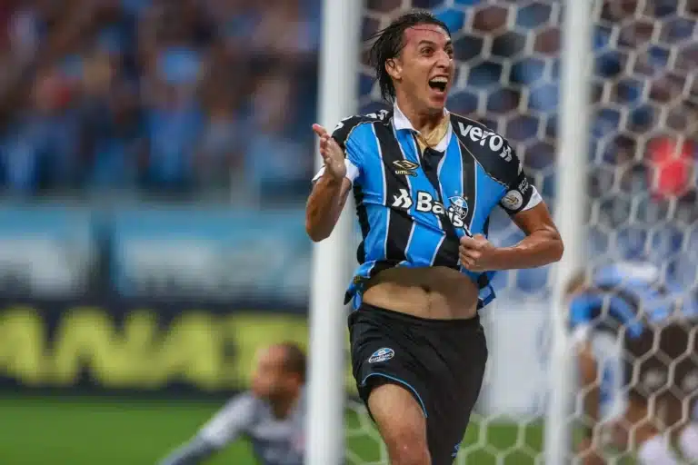 Farid e Baldasso elegem melhor zagueiro da história do Grêmio
