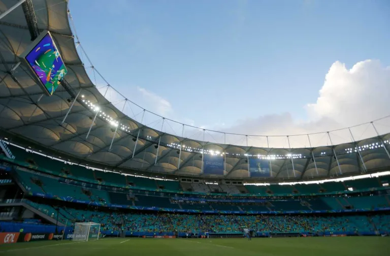 Zagueiro do Vitória descarta favoritismo em clássico contra o Bahia