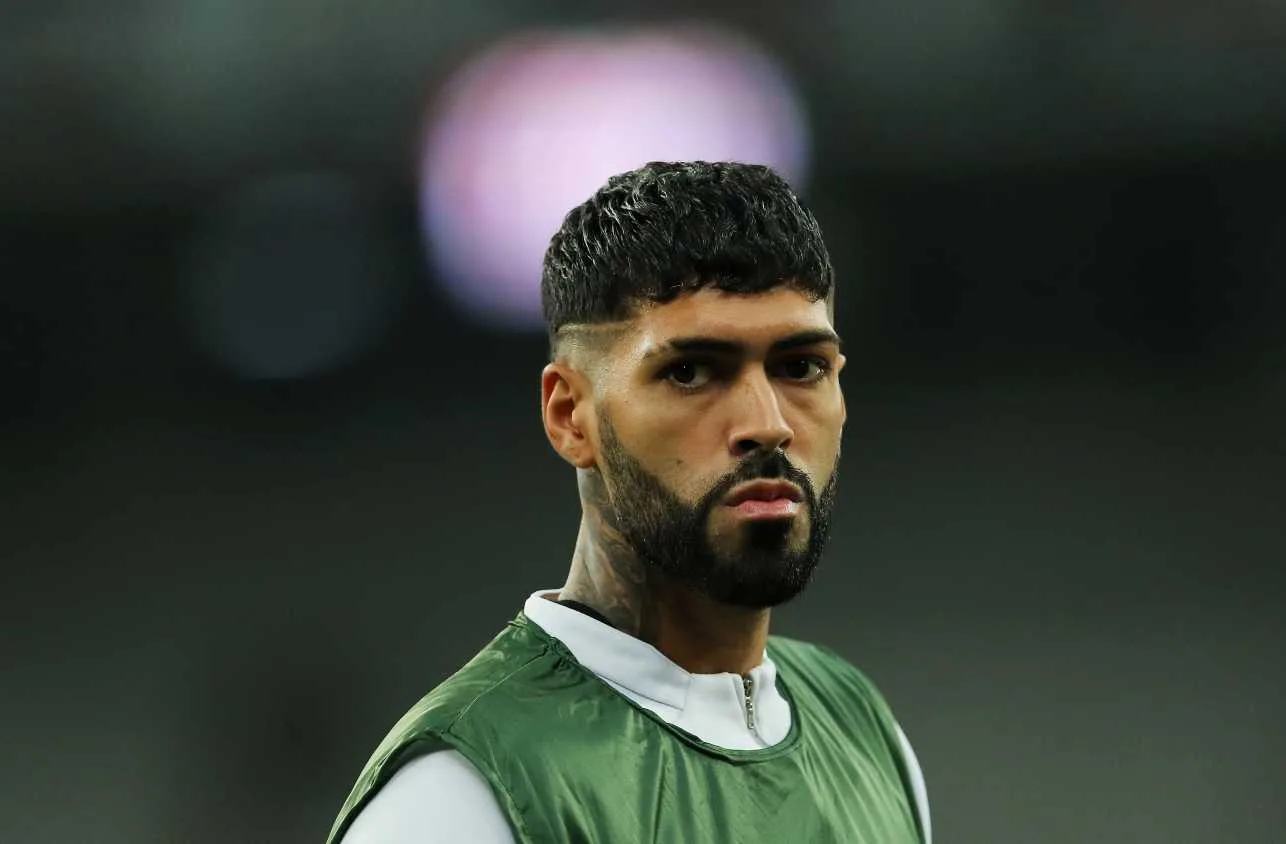 Zagueiro faz atividades de máscara em treino do Botafogo hoje